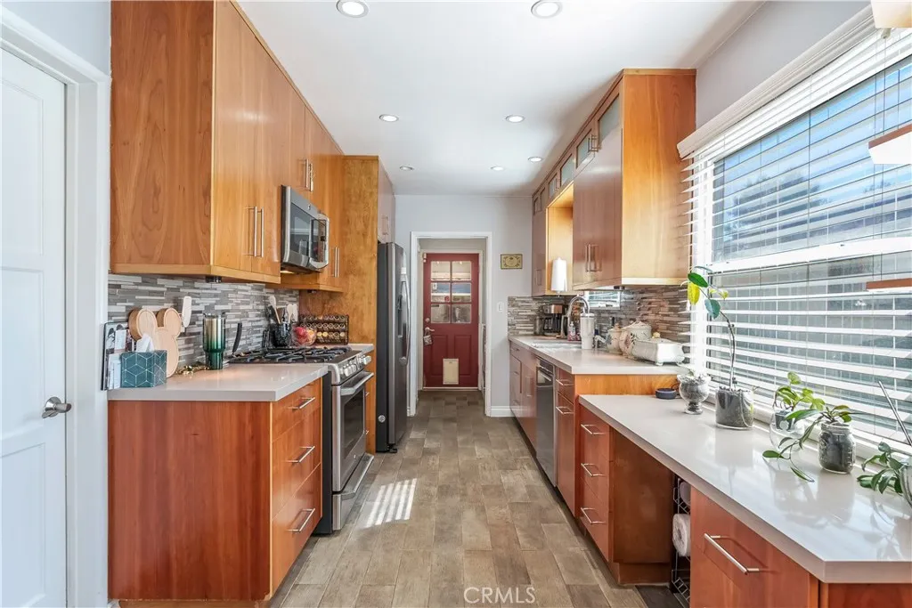 Additional image 72 of 17504 Hamlin St, Van Nuys, CA 91406