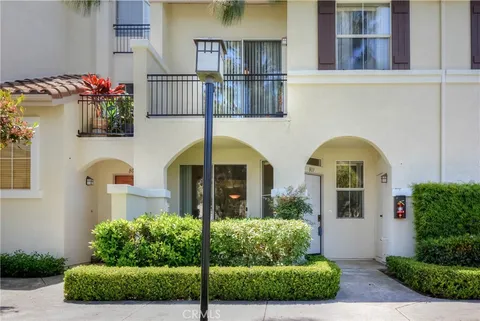 803 Maplewood, Irvine, CA MLS: TR25090625