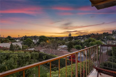 2976 Avenel Terrace, Los Angeles, CA MLS: BB25088409