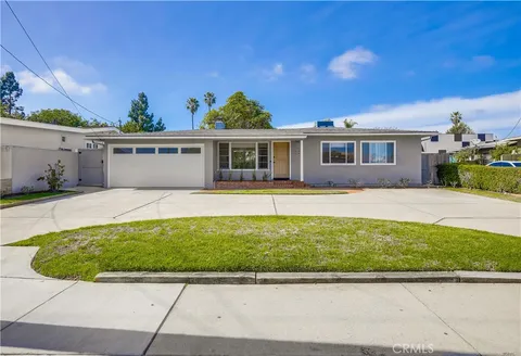 1943 Maple Avenue, Costa Mesa, CA 92627 - MLS#: SB25036474