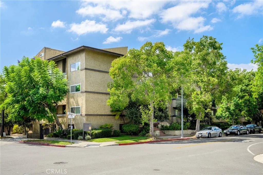 320 E Stocker St Unit 107, Glendale, CA 91207 photo 2