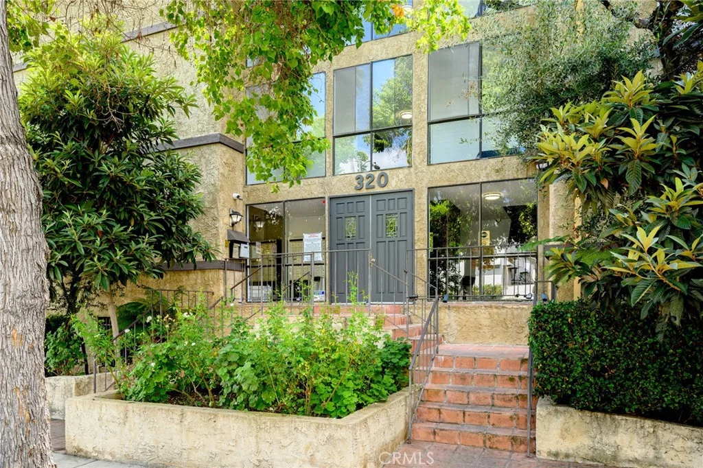 320 E Stocker St Unit 107, Glendale, CA 91207 photo 3