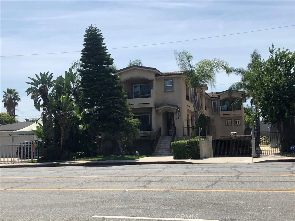 2243 N Buena Vista St Unit 102, Burbank, CA 91504