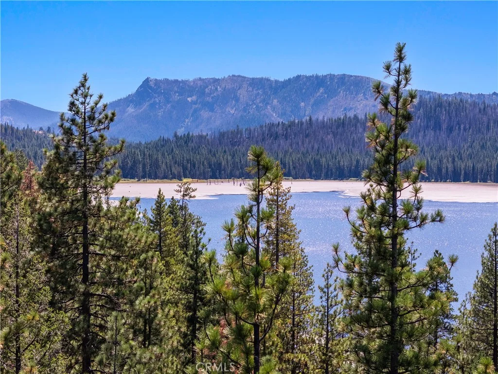 812 Round Valley Rd, Greenville, CA 95947