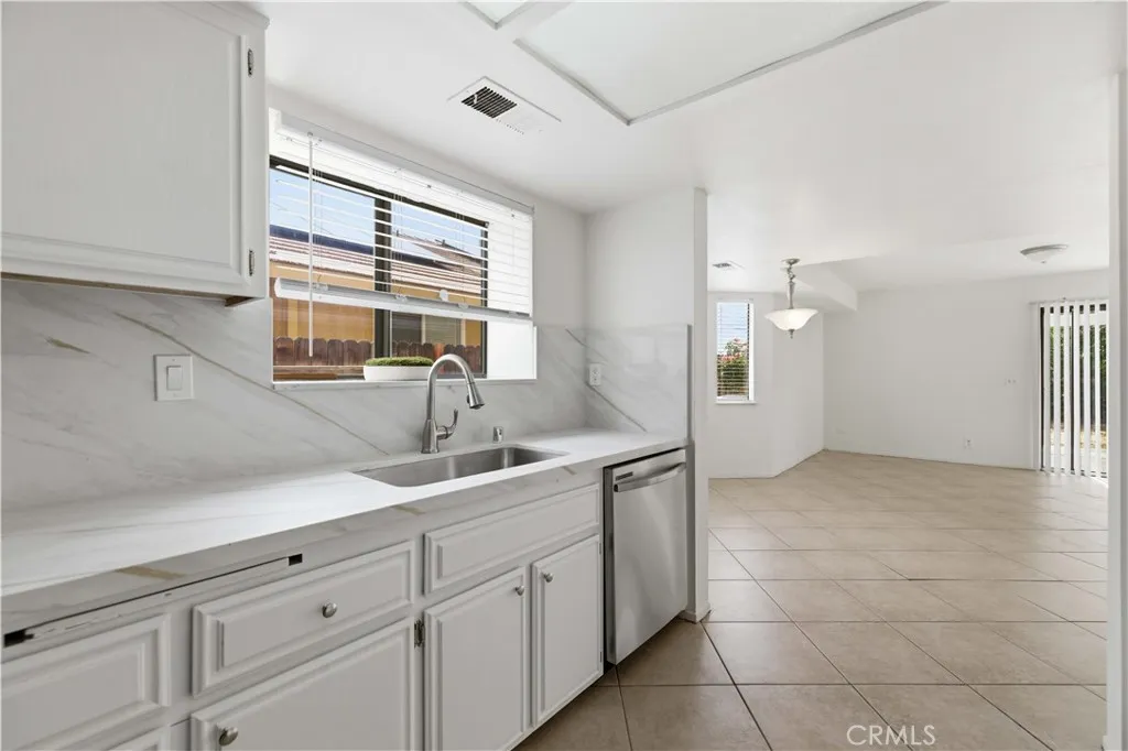 Additional image 15 of 1212 W Ave H4, Lancaster, CA 93534