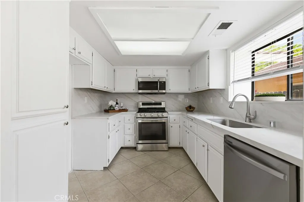 Additional image 13 of 1212 W Ave H4, Lancaster, CA 93534