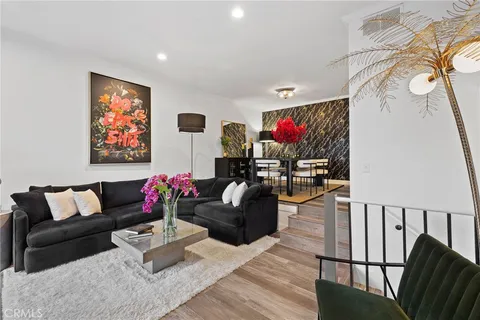 5100 Riverton Avenue Unit 14, North Hollywood, CA MLS: SR25103201