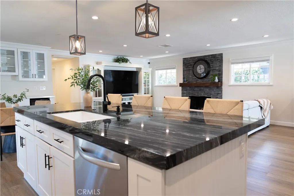 Additional image 5 of 245 Brentwood St, Costa Mesa, CA 92627