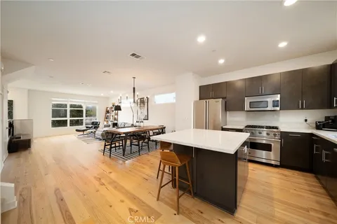 2700 E. Chaucer St. Unit 19, Los Angeles, CA MLS: SR25056760