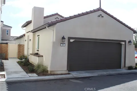365 Huntington Court, Rialto, CA MLS: IV25053518