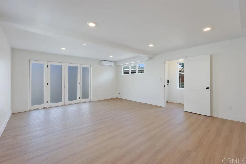 Additional image 7 of 3839 Baker St, San Diego, CA 92117