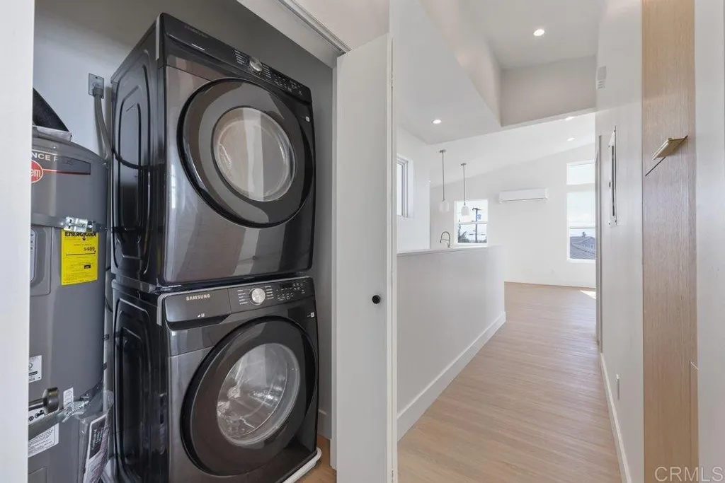 Additional image 9 of 3839 Baker St, San Diego, CA 92117