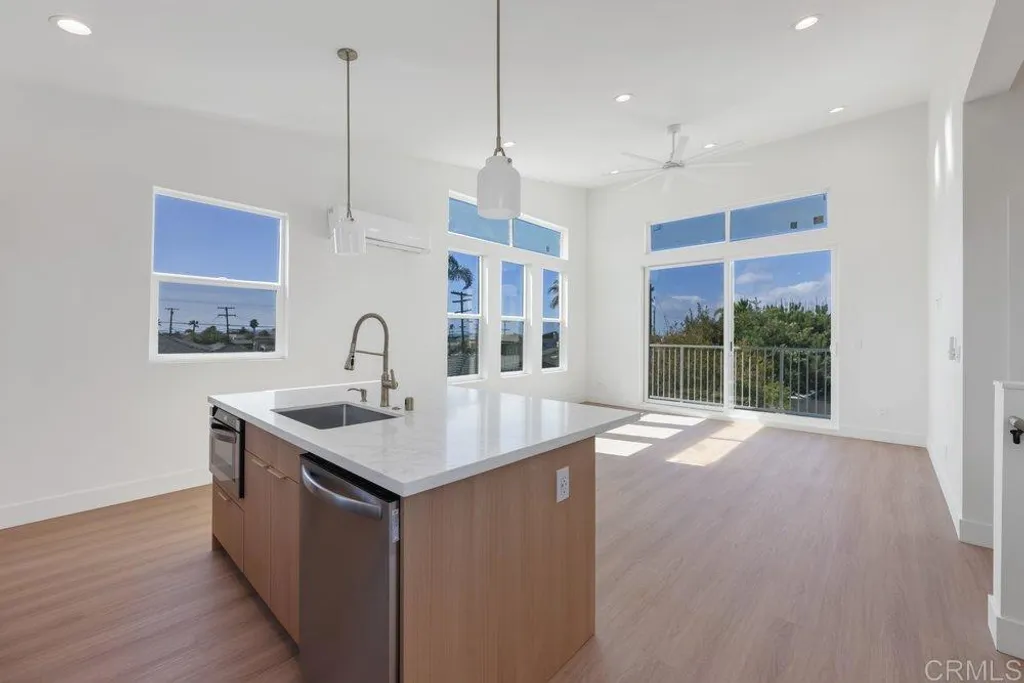 Additional image 3 of 3839 Baker St, San Diego, CA 92117