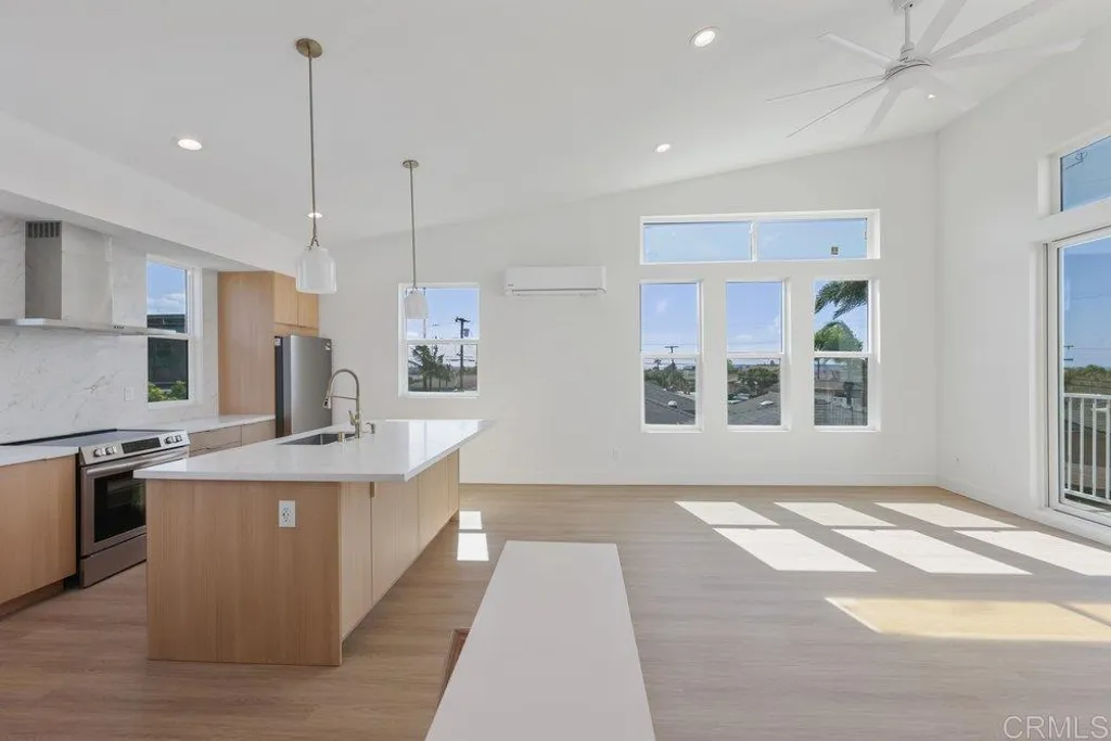 Additional image 5 of 3839 Baker St, San Diego, CA 92117