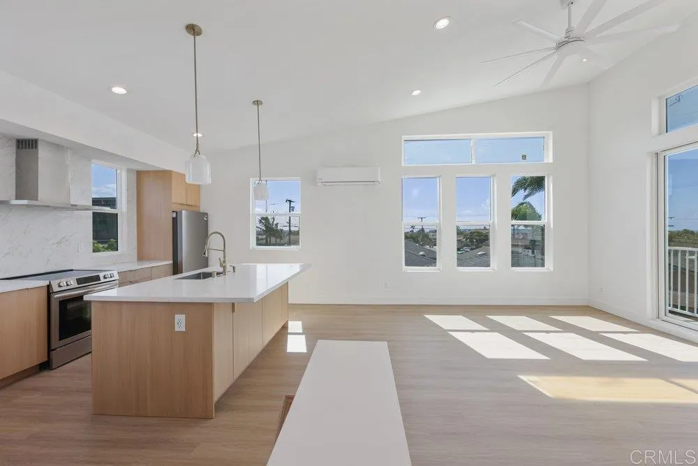 Additional image 18 of 3839 Baker St, San Diego, CA 92117