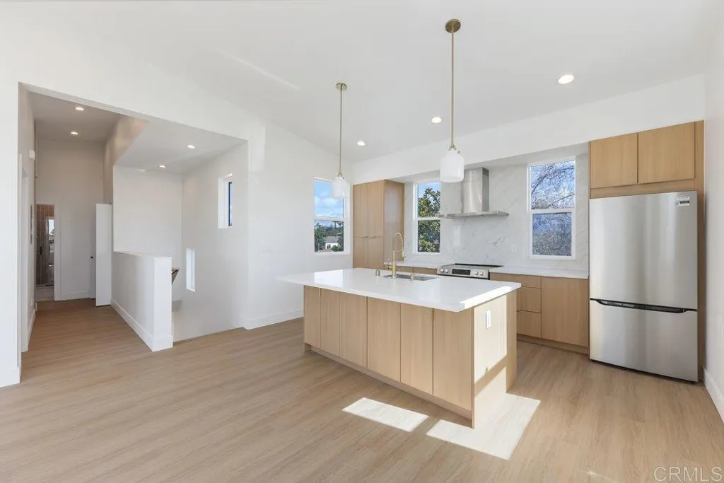 Additional image 6 of 3839 Baker St, San Diego, CA 92117