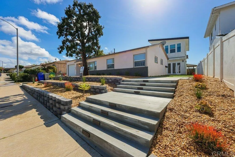 Additional image 28 of 3839 Baker St, San Diego, CA 92117