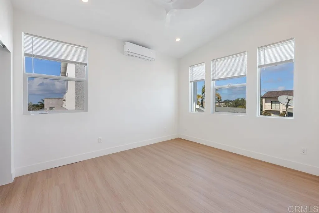 Additional image 13 of 3839 Baker St, San Diego, CA 92117