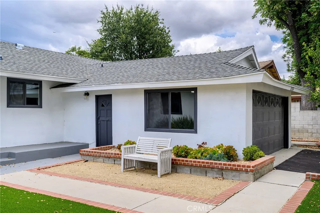11555 Collett Ave, Granada Hills, CA 91344