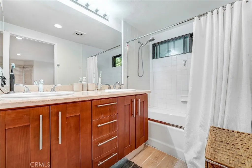 Additional image 8 of 18324 Clark St Unit 119, Tarzana, CA 91356