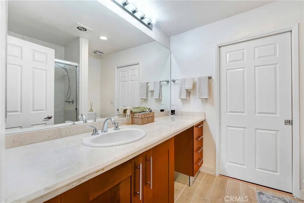 Additional image 10 of 18324 Clark St Unit 119, Tarzana, CA 91356