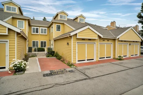 6640 Clybourn Avenue Unit 63, North Hollywood, CA MLS: BB25070701