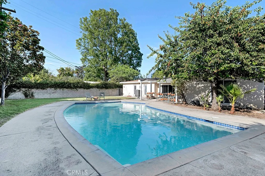 10037 Louise Ave, Northridge, CA 91325