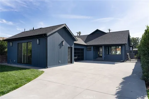 10822 Hasty Avenue, Downey, CA 90241 - MLS#: DW25004190