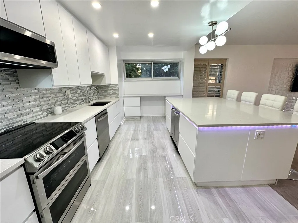 Additional image 5 of 10450 Wilshire Unit 2A, Los Angeles, CA 90024