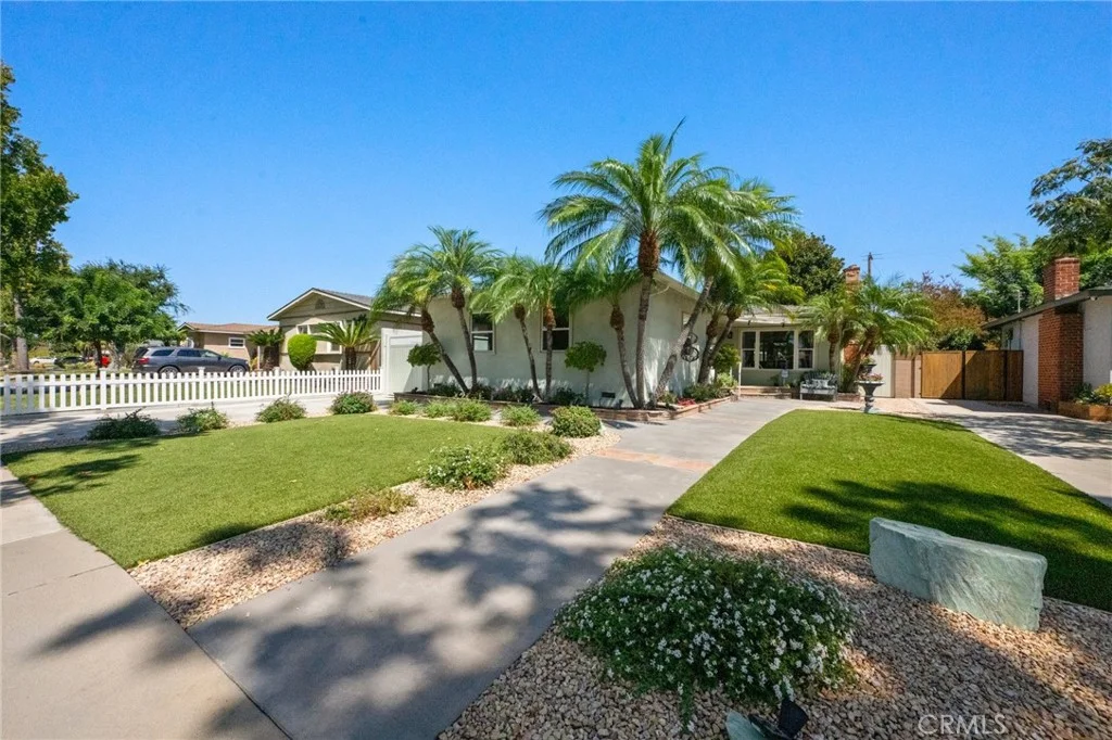 2019 Valencia, Santa Ana, CA 92706