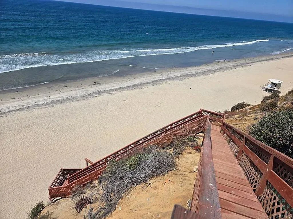 120 5th Street, Encinitas, CA 92024