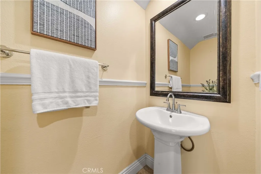 Additional image 18 of 94 Mission, Irvine, CA 92620
