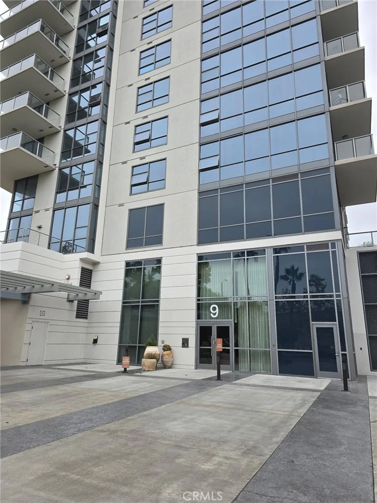 9 MacArthur Place Unit 902, Santa Ana, CA 92707