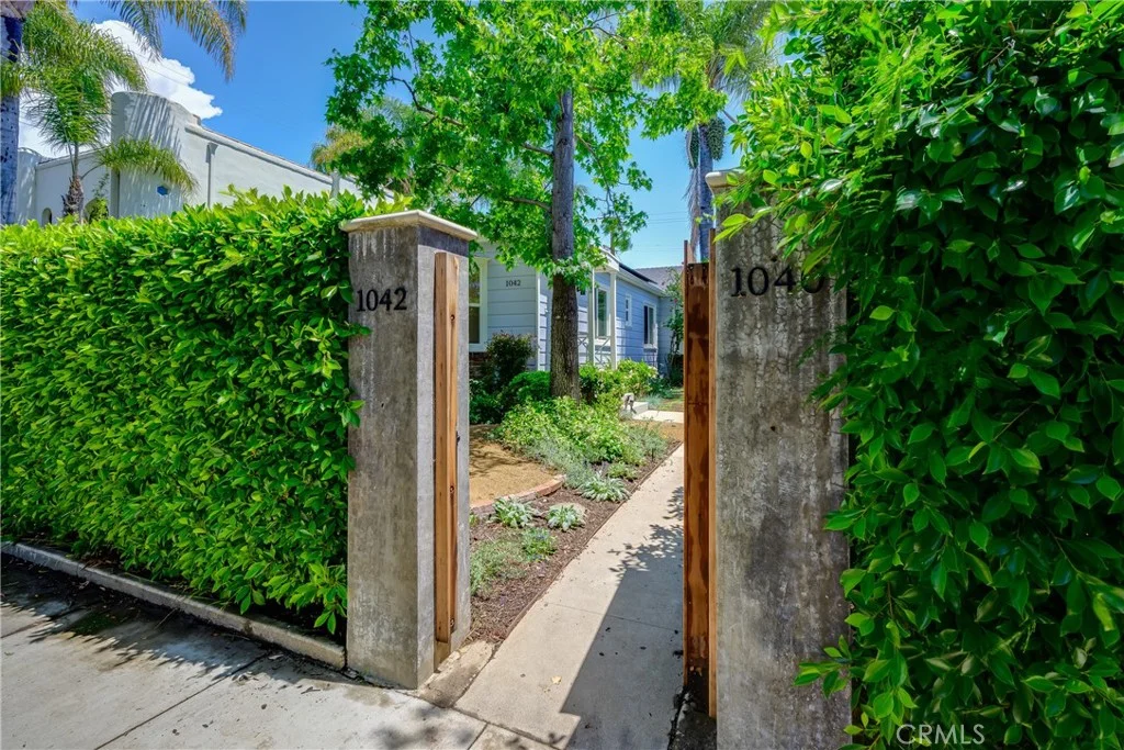 1040 Havenhurst Drive Unit B, Los Angeles, CA 90046