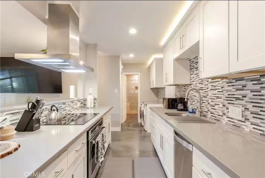 939 E Appleton St, Long Beach, CA 90802