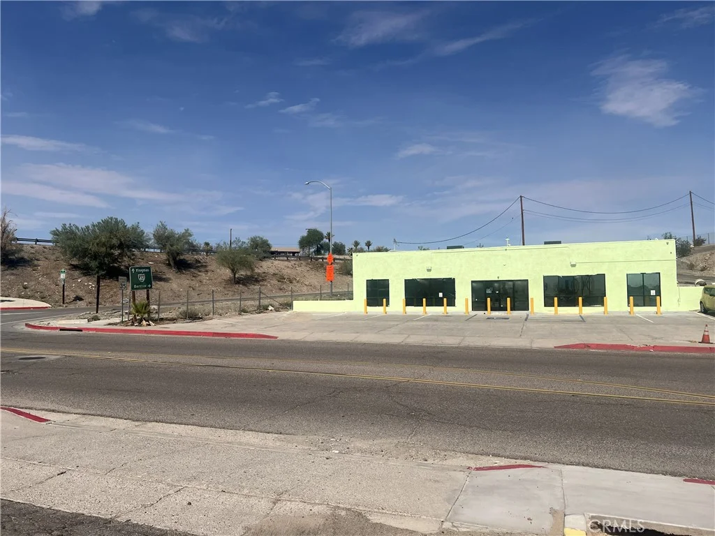 300 J St, Needles, CA 92363