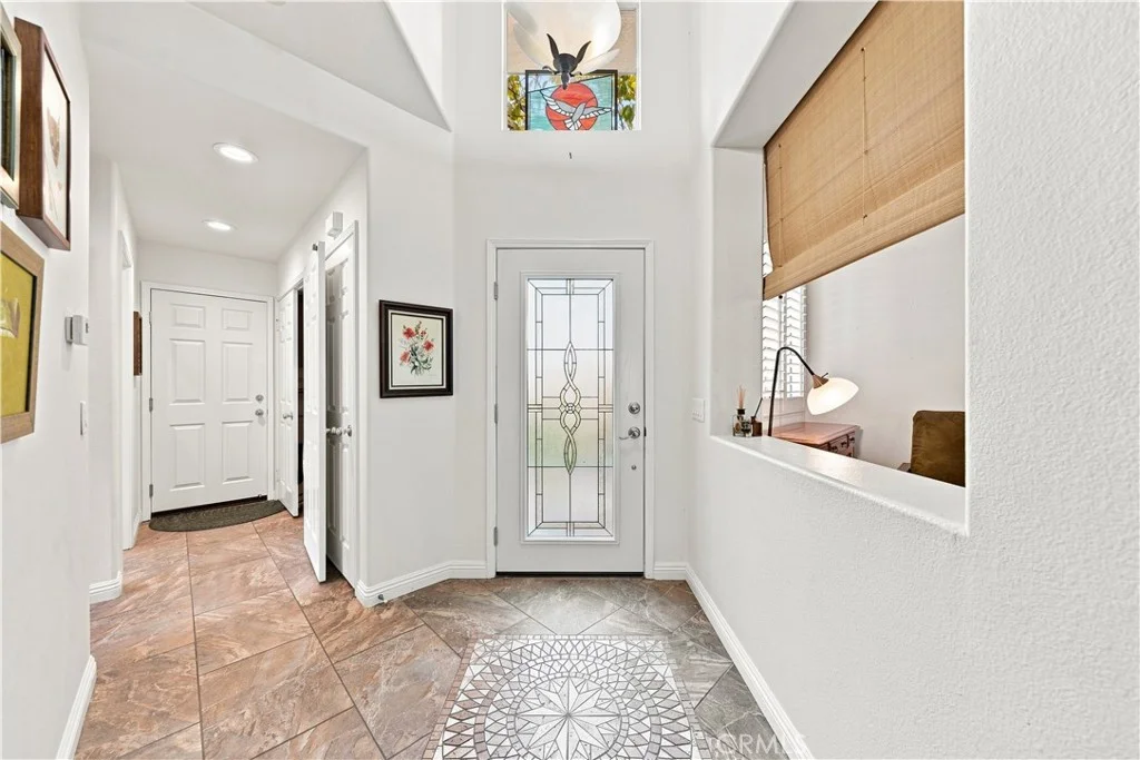 37775 Bear View Circle, Murrieta, CA 92562 photo 4