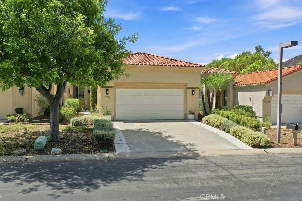 37775 Bear View Circle, Murrieta, CA 92562 photo 2