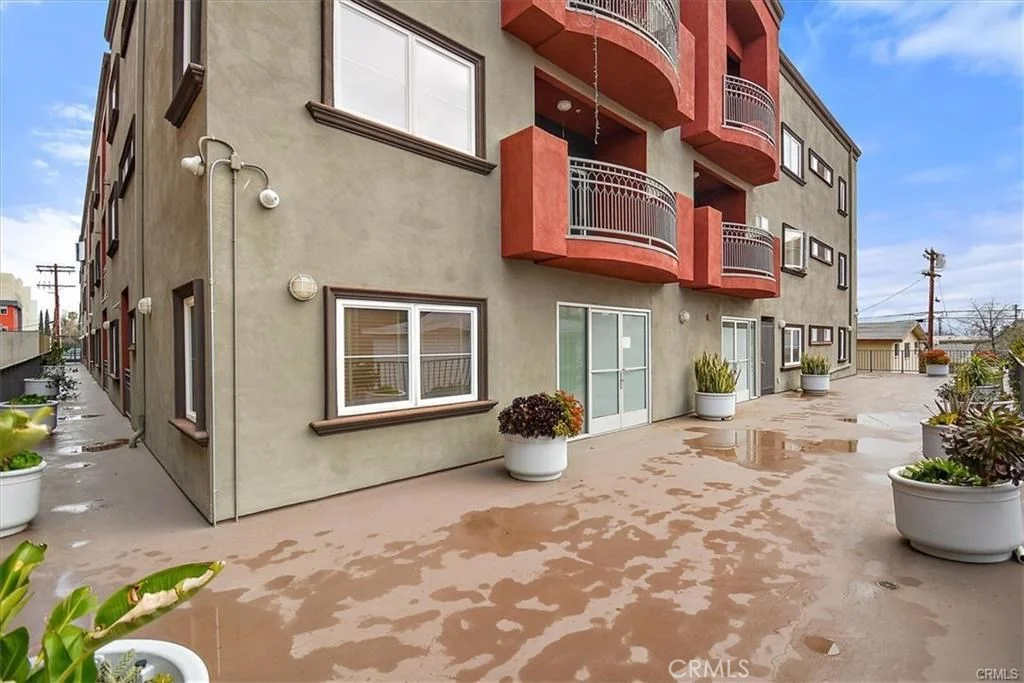 11124 Burbank Boulevard Unit 310, North Hollywood, CA 91601