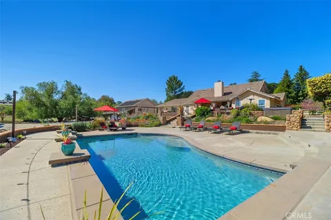 19315 Avenida Cordoba, Murrieta, CA MLS: SW25075226
