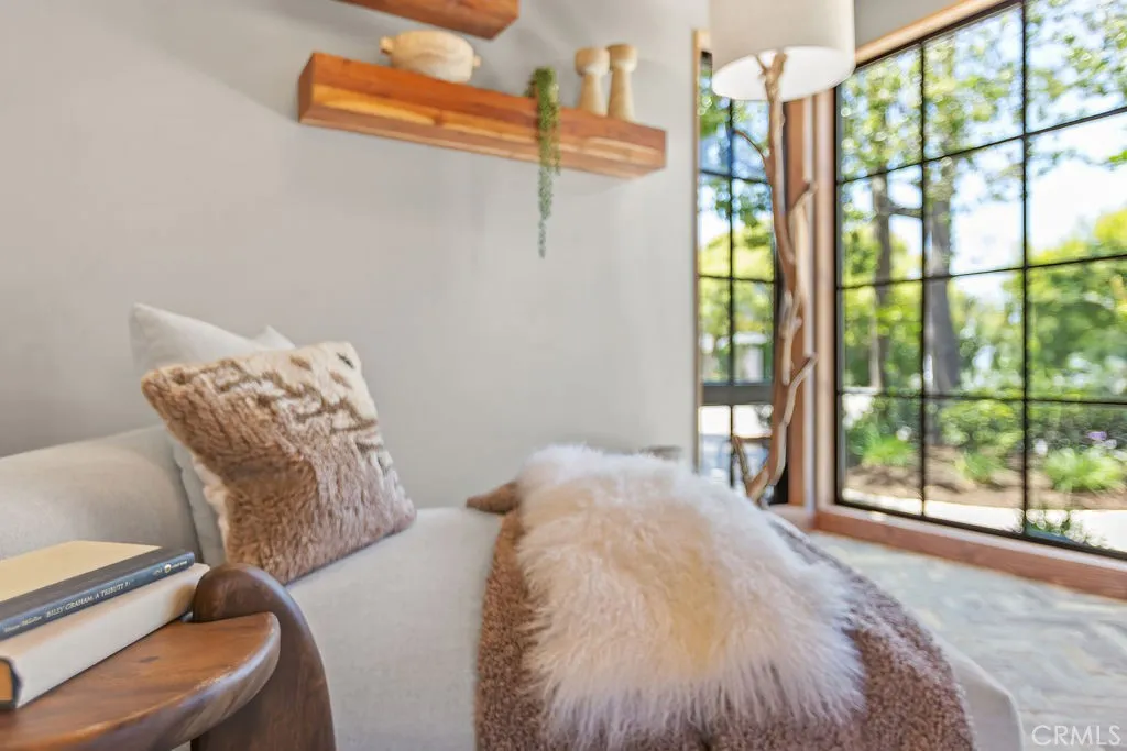 252 Walnut St, Costa Mesa, CA 92627