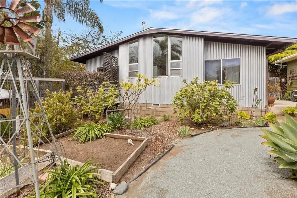 2805 Elmwood Street, Carlsbad, CA 92008