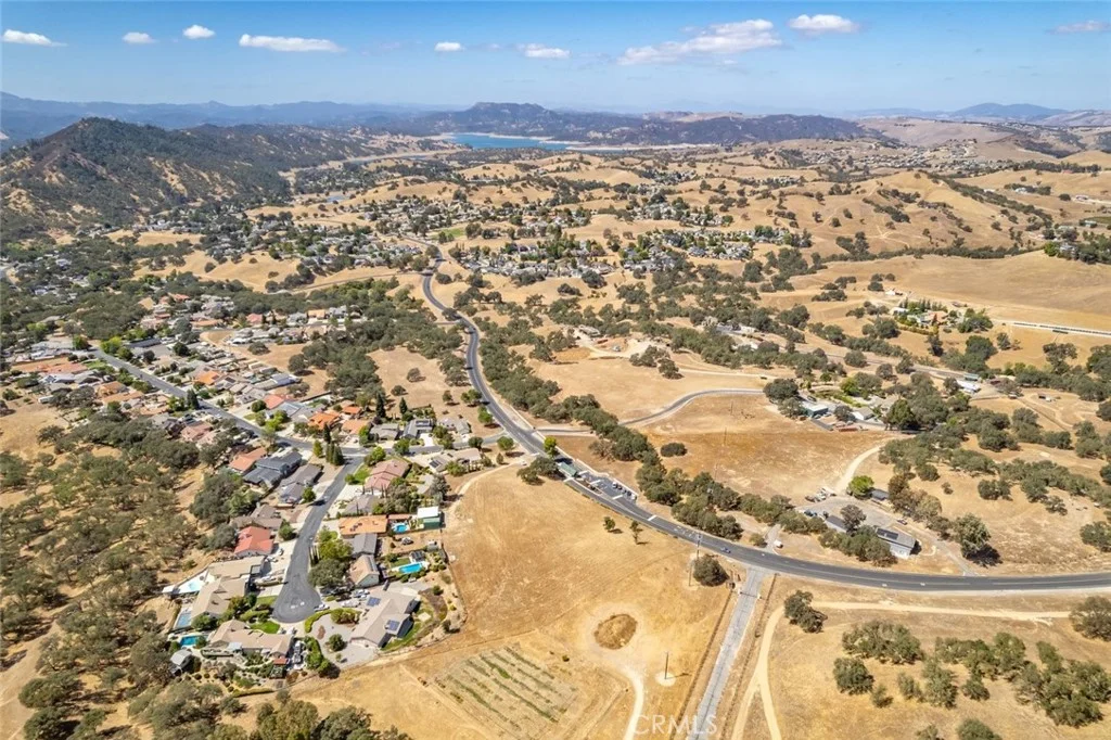 Gateway Drive, Paso Robles, CA 93446 photo 3