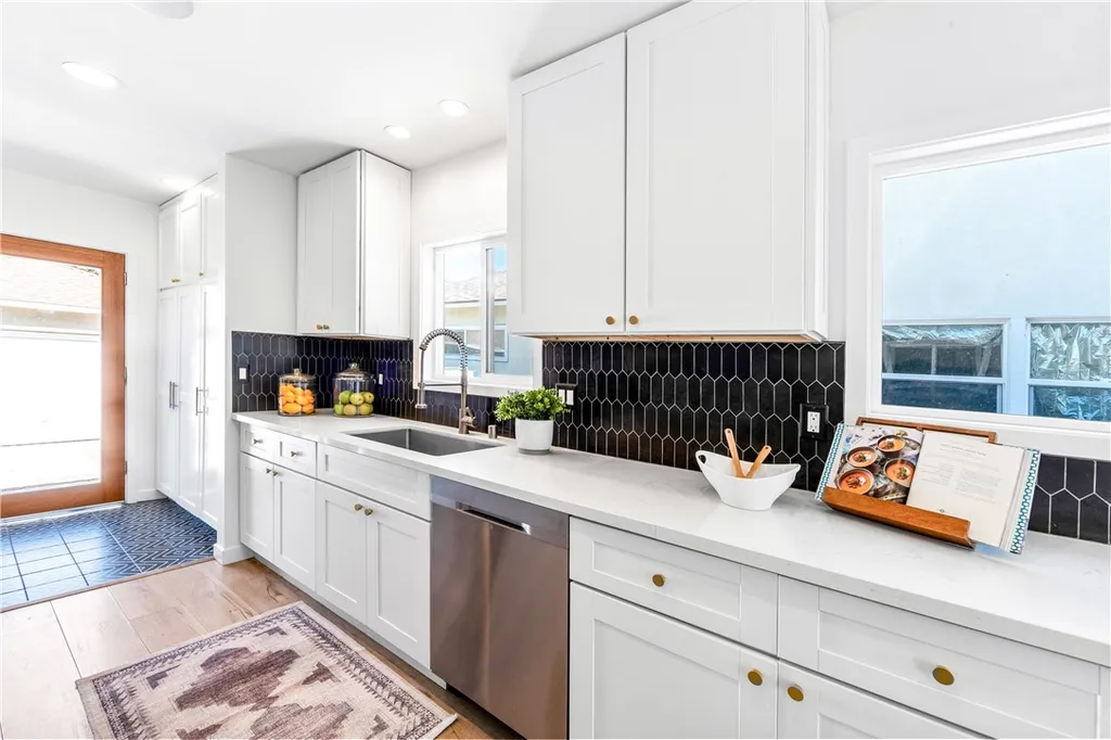 Additional image 19 of 6023 Greenmeadow Rd, Lakewood, CA 90713