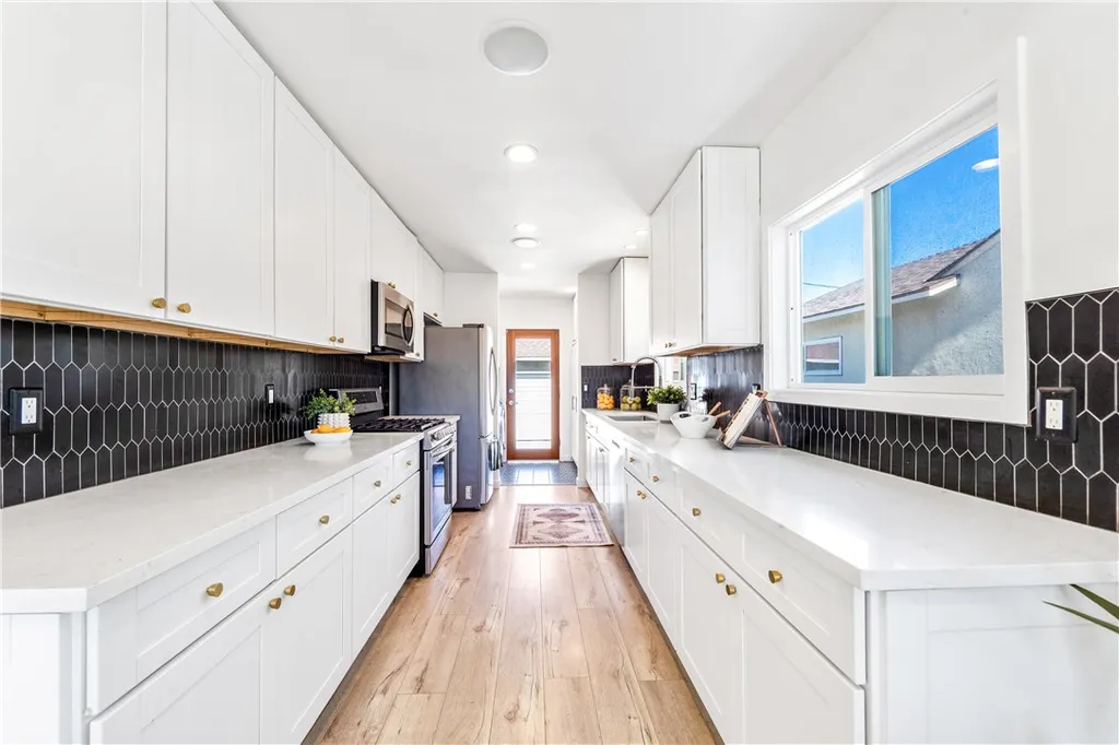 Additional image 13 of 6023 Greenmeadow Rd, Lakewood, CA 90713