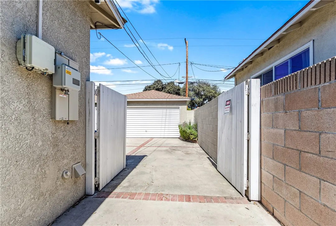 Additional image 117 of 6023 Greenmeadow Rd, Lakewood, CA 90713