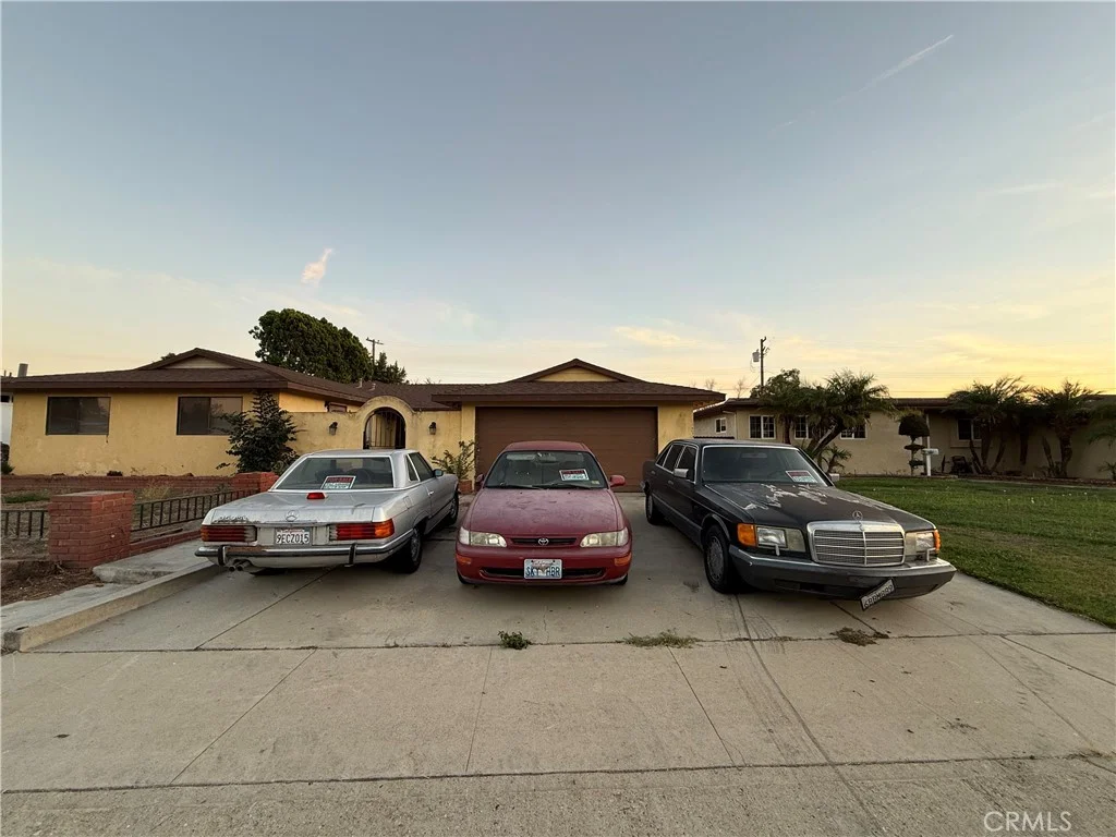 2424 W Grivey Ave, Anaheim, CA 92804