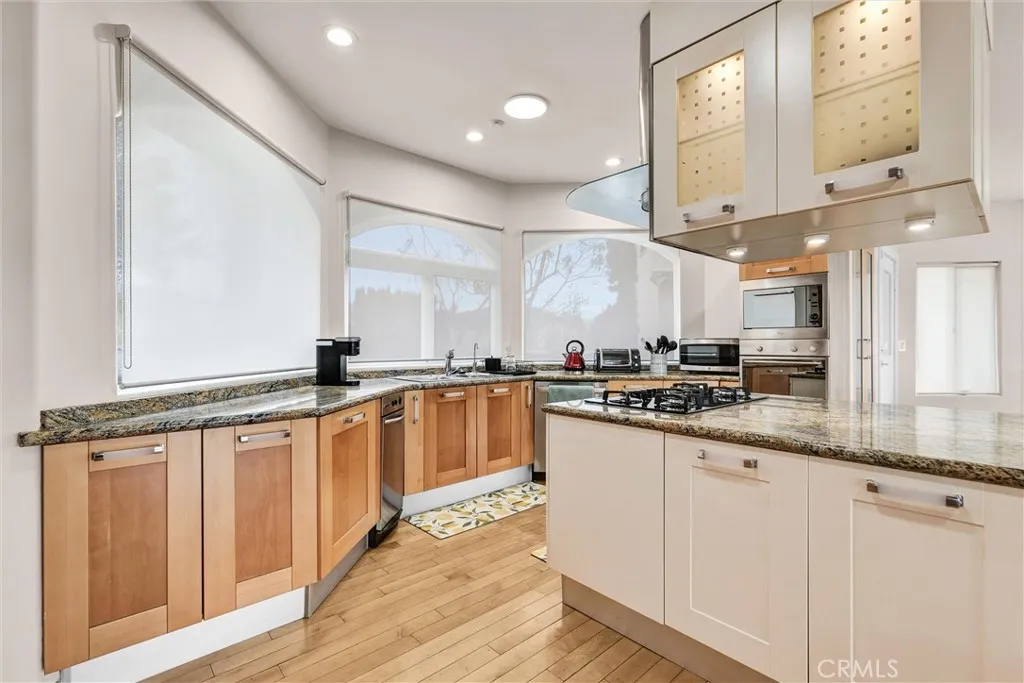 Additional image 21 of 876 Harrington Rd, Glendale, CA 91207