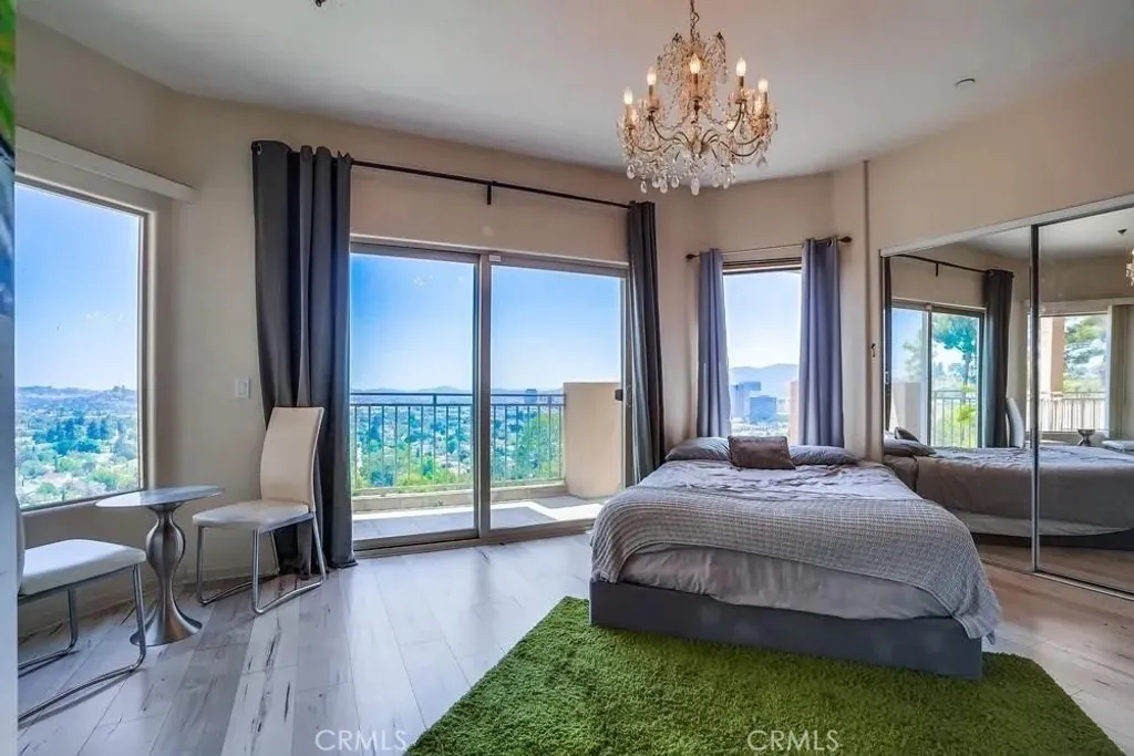 Additional image 3 of 876 Harrington Rd, Glendale, CA 91207