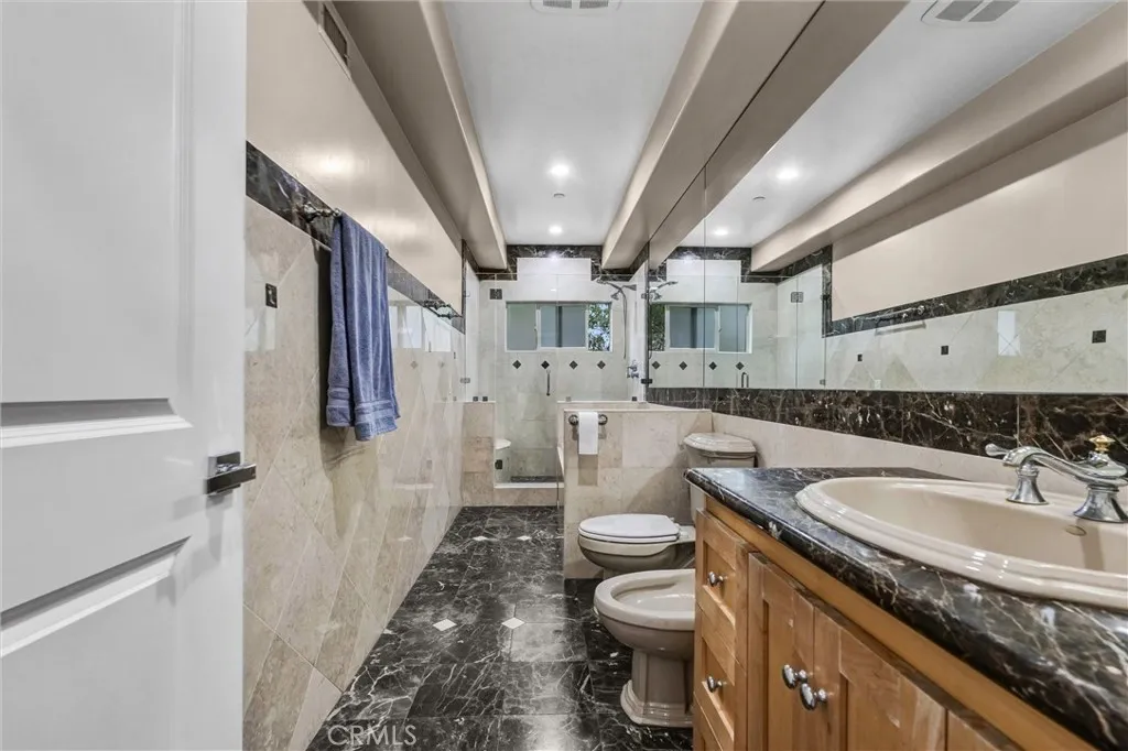 Additional image 40 of 876 Harrington Rd, Glendale, CA 91207